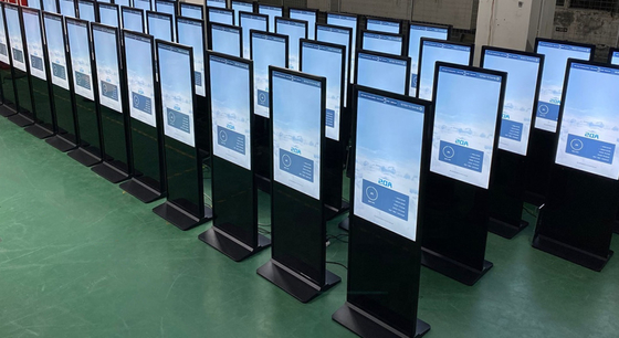 Network LCD Floor Standing Digital Signage Capacitive Multi Touch TV